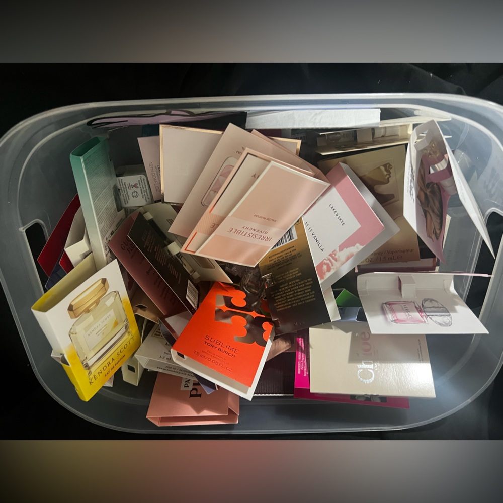 Fragrance sample lot 10